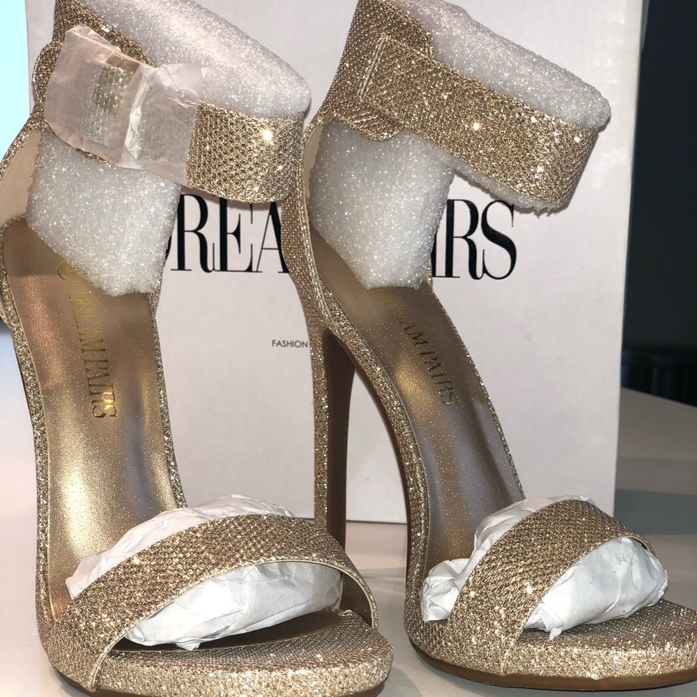 Dream Paris ✨Gold Glitter Pump ✨